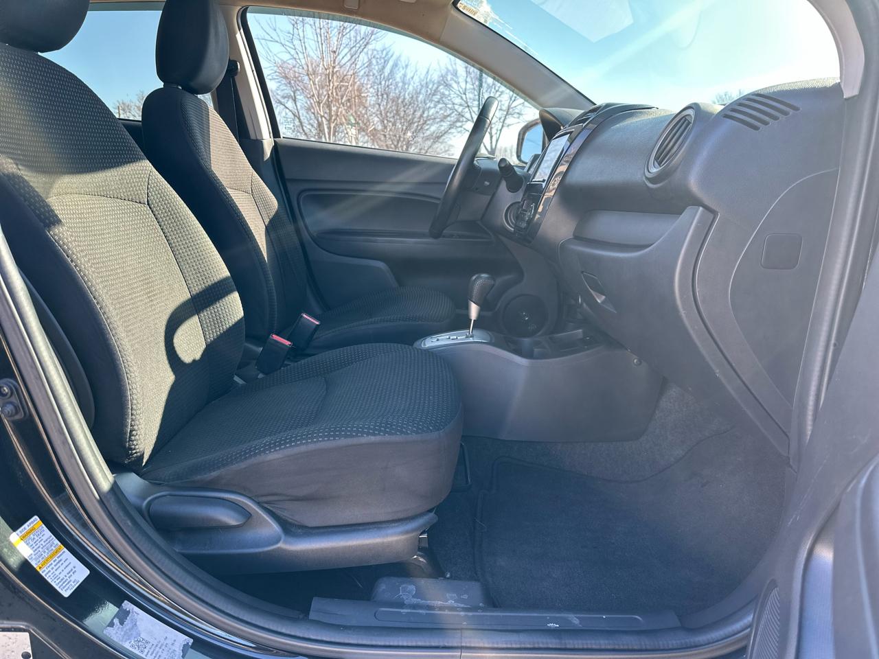 Mitsubishi Mirage 4dr HB Man ES 2015