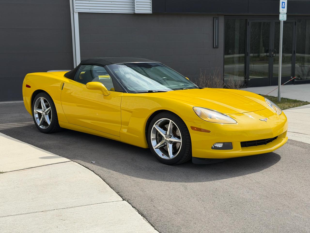 Chevrolet Corvette 2dr Conv w/3LT 2012