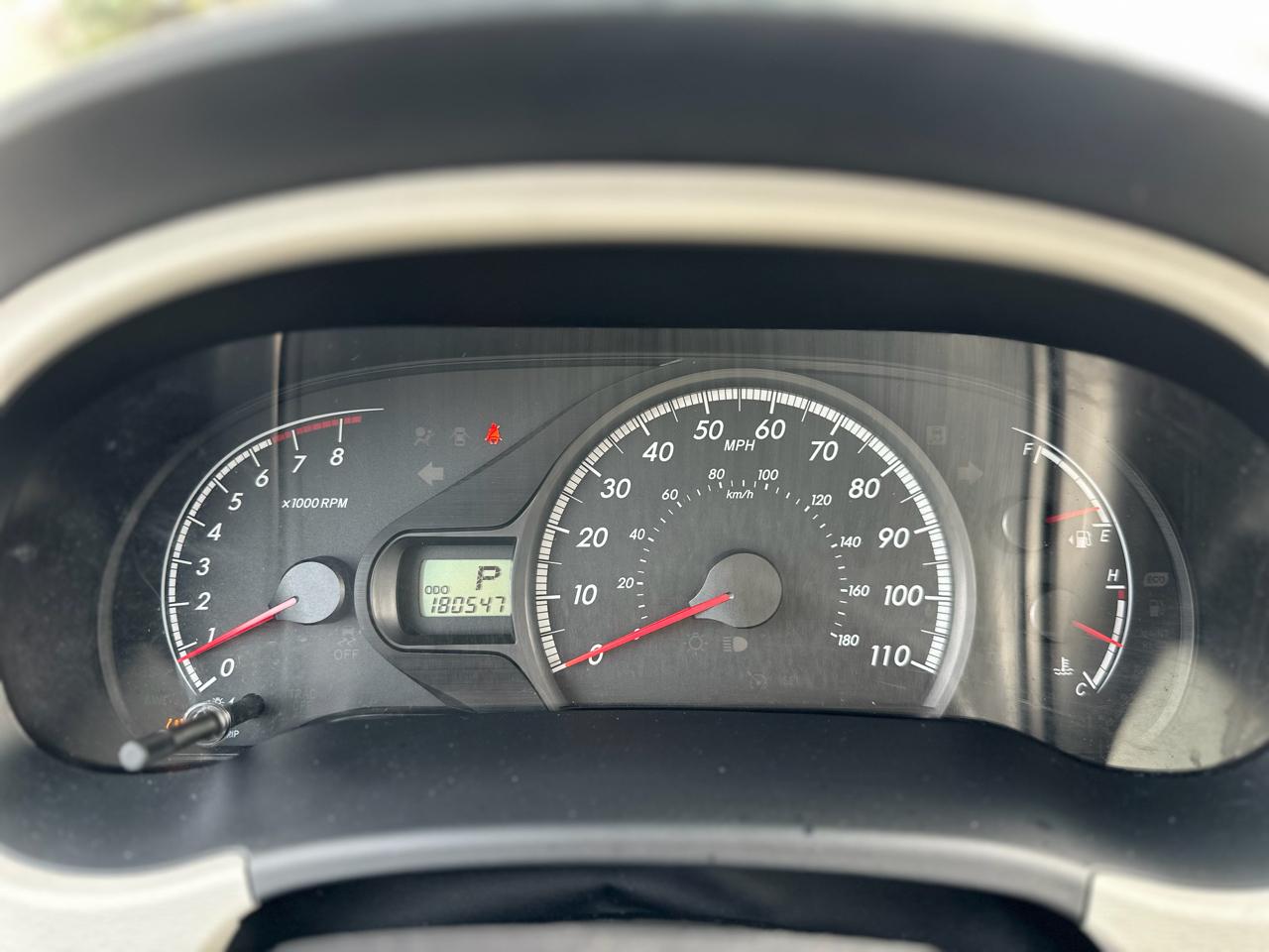 Toyota Sienna 5dr 7-Pass Van V6 LE FWD (Natl) 2013