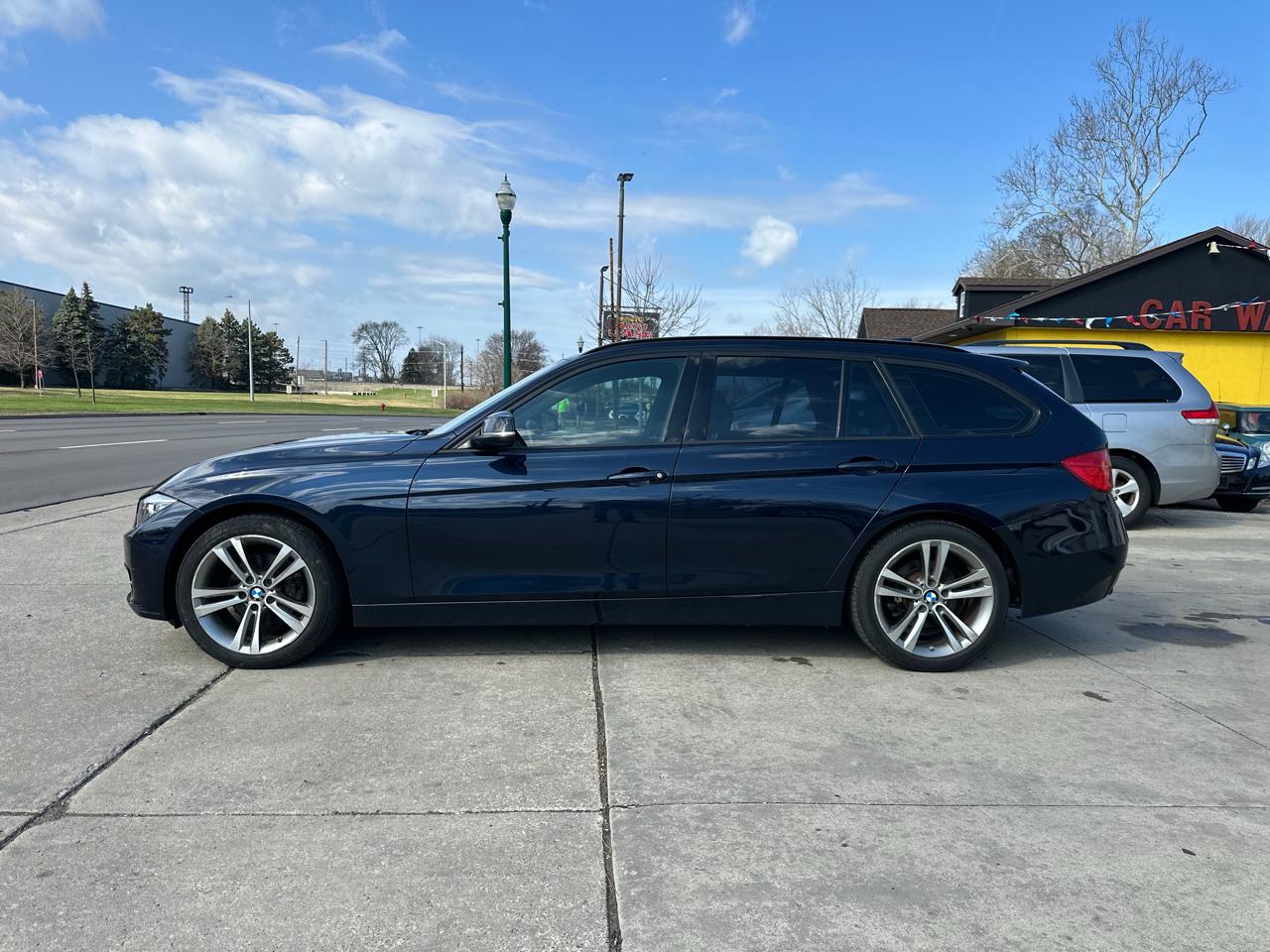 BMW 3 Series 4dr Sports Wgn 328i xDrive AWD 2014