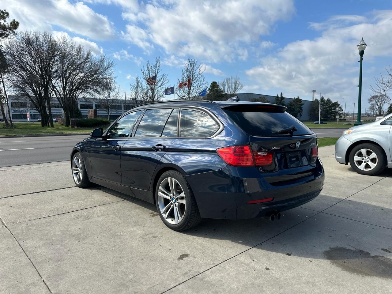 BMW 3 Series 4dr Sports Wgn 328i xDrive AWD 2014