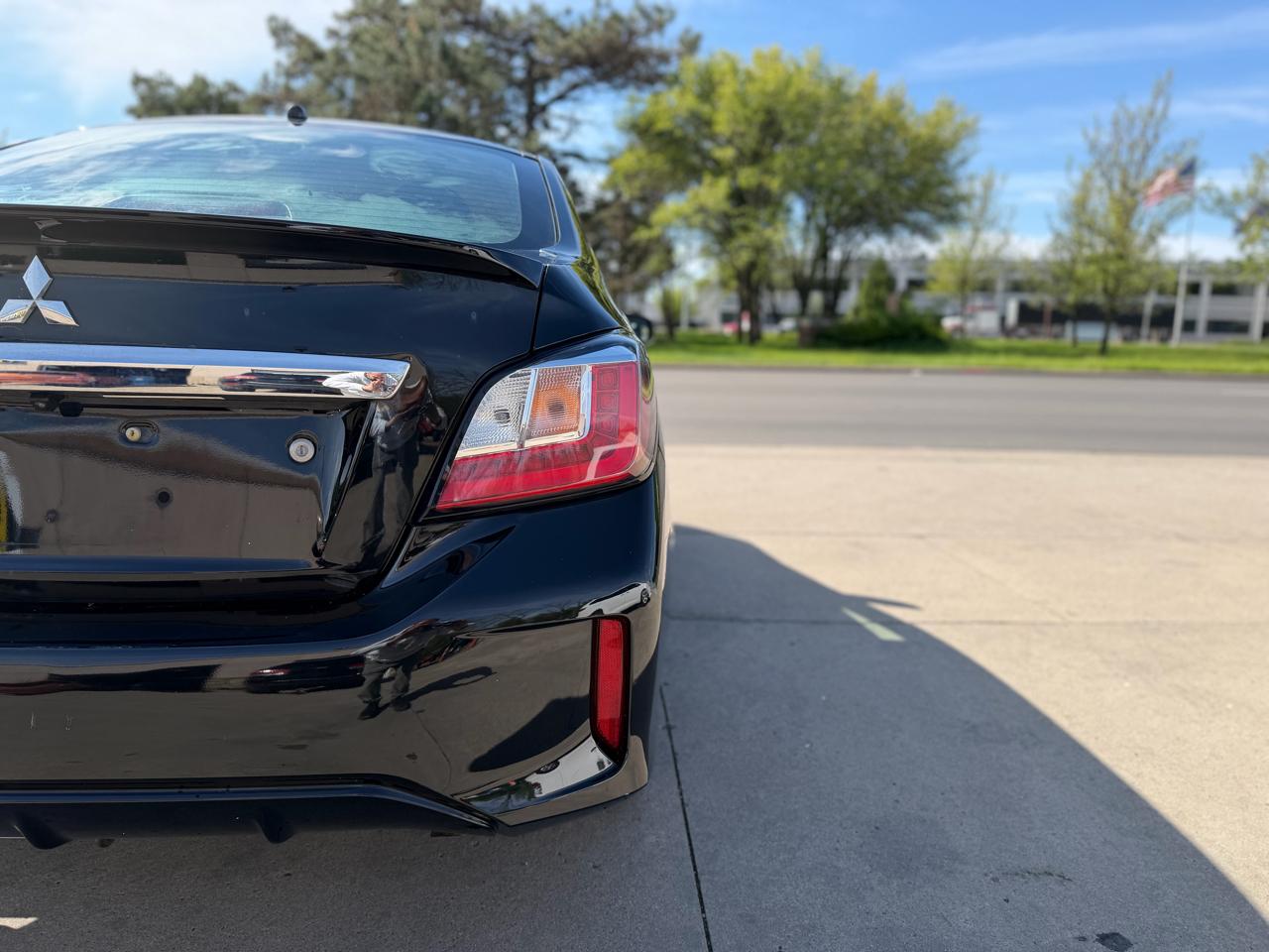 Mitsubishi Mirage G4 Carbonite Edition CVT 2021