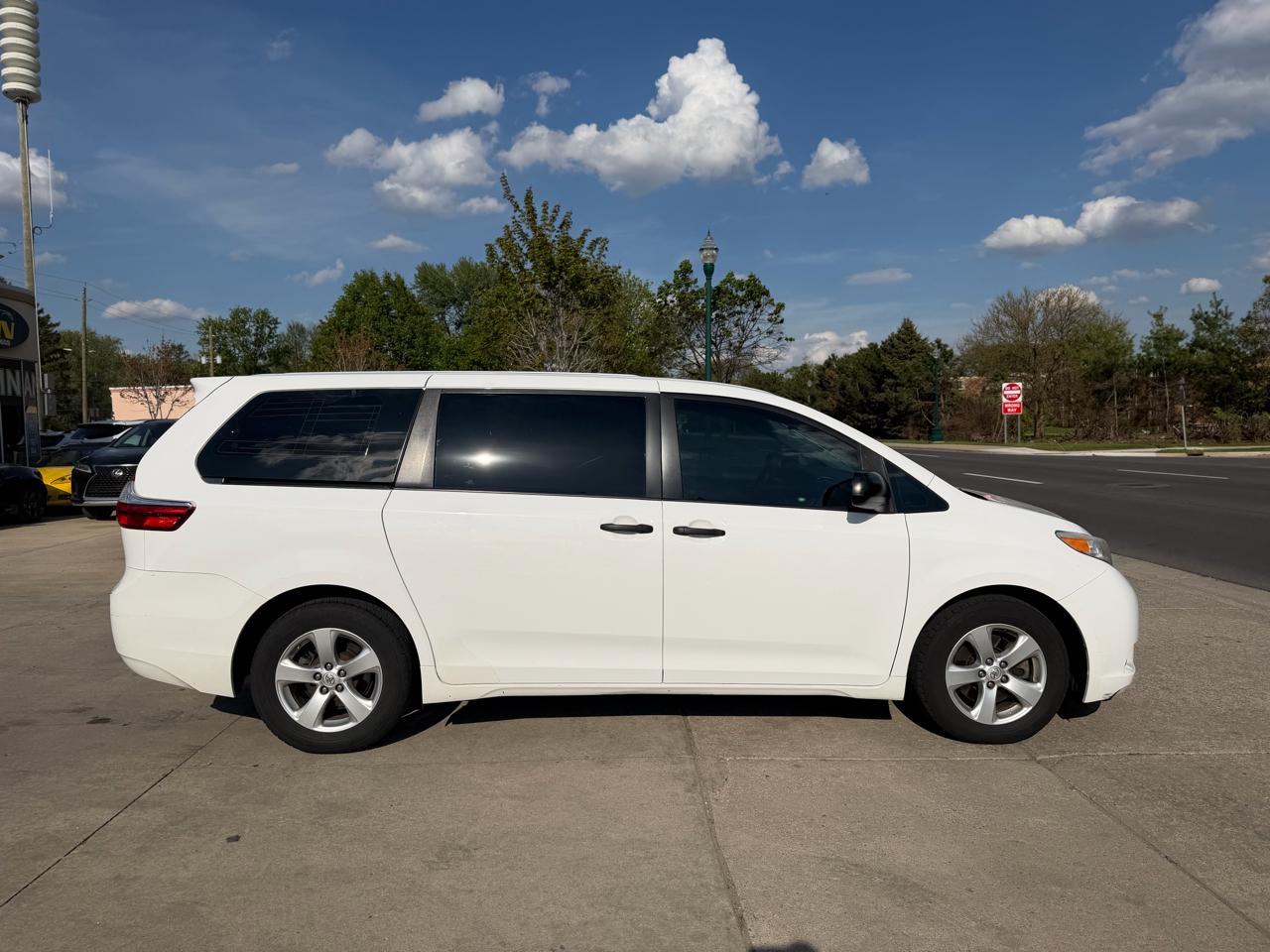 Toyota Sienna L FWD 7-Passenger (Natl) 2017