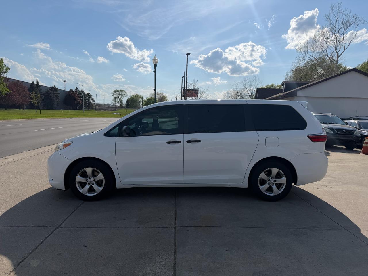 Toyota Sienna L FWD 7-Passenger (Natl) 2017