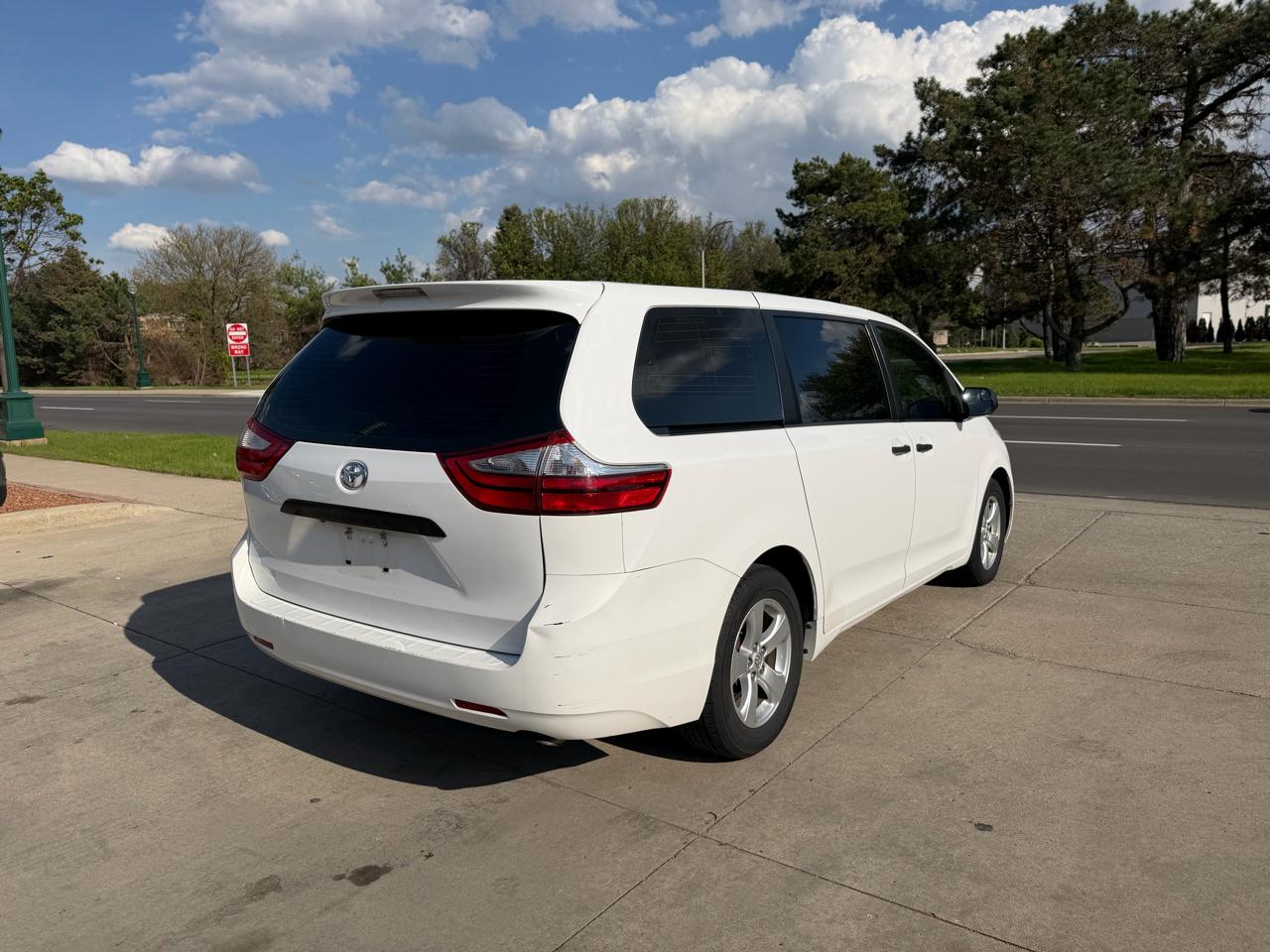 Toyota Sienna L FWD 7-Passenger (Natl) 2017
