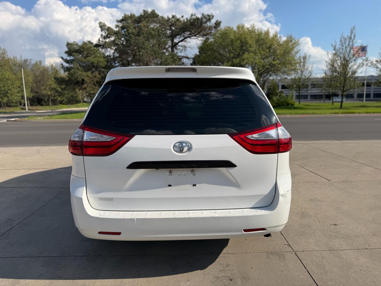 Toyota Sienna L FWD 7-Passenger (Natl) 2017