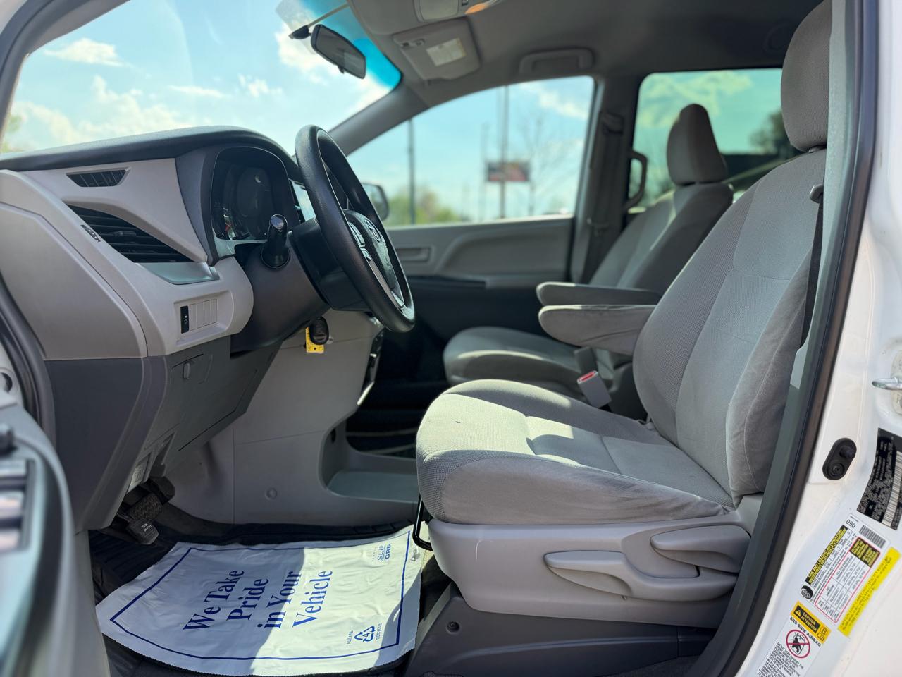 Toyota Sienna L FWD 7-Passenger (Natl) 2017
