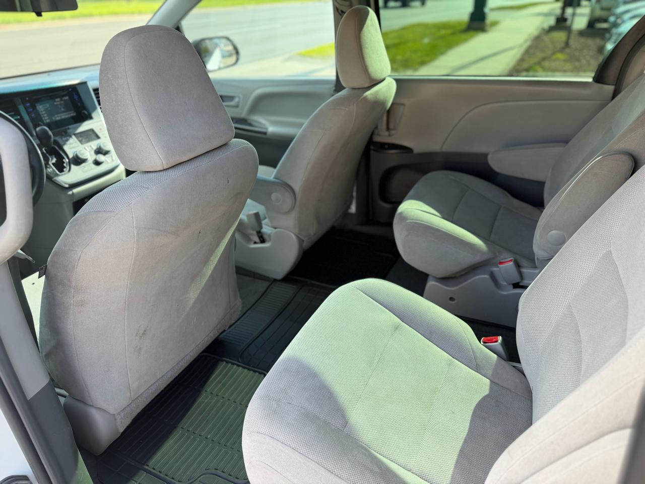 Toyota Sienna L FWD 7-Passenger (Natl) 2017