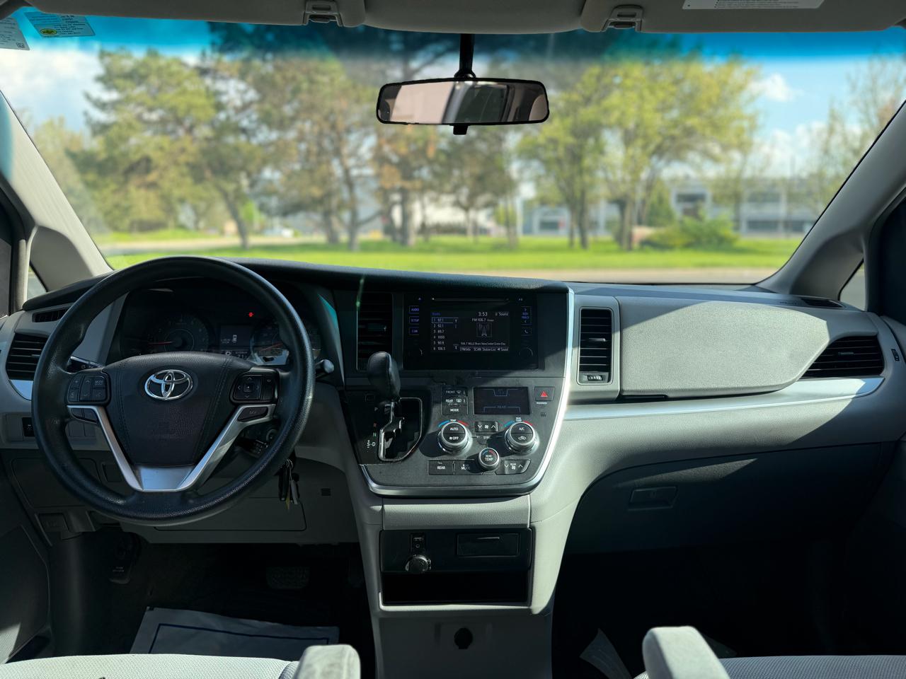 Toyota Sienna L FWD 7-Passenger (Natl) 2017