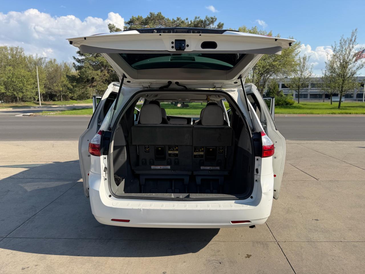 Toyota Sienna L FWD 7-Passenger (Natl) 2017