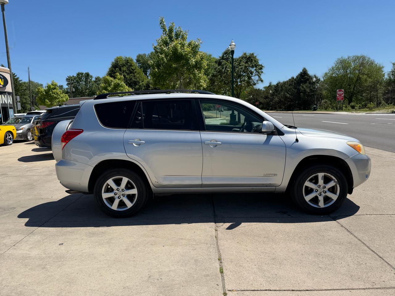 Toyota RAV4 FWD 4dr 4-cyl 4-Spd AT Ltd (Natl) 2008