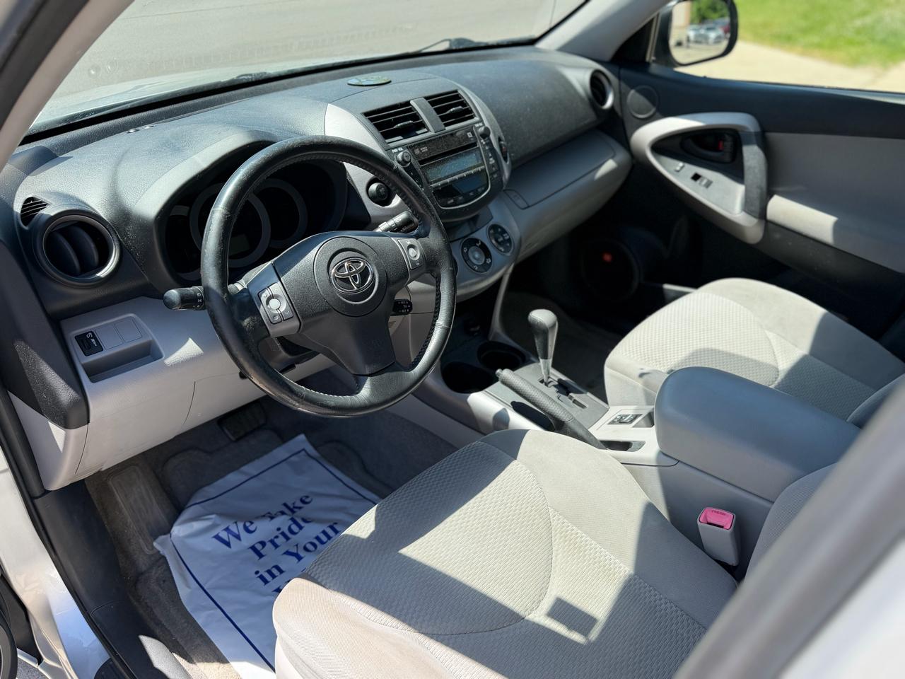 Toyota RAV4 FWD 4dr 4-cyl 4-Spd AT Ltd (Natl) 2008