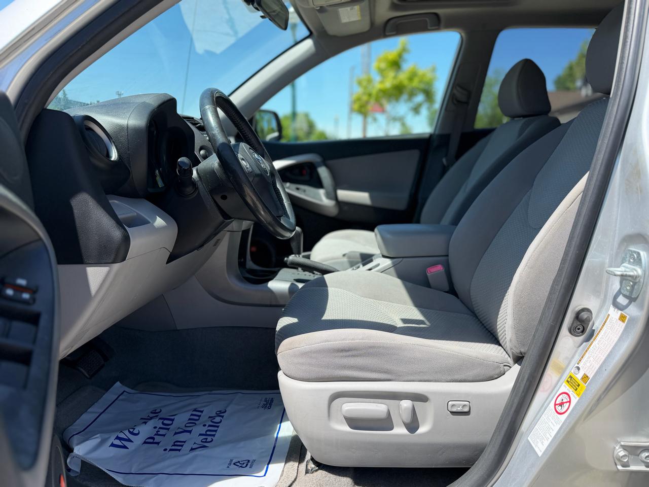 Toyota RAV4 FWD 4dr 4-cyl 4-Spd AT Ltd (Natl) 2008
