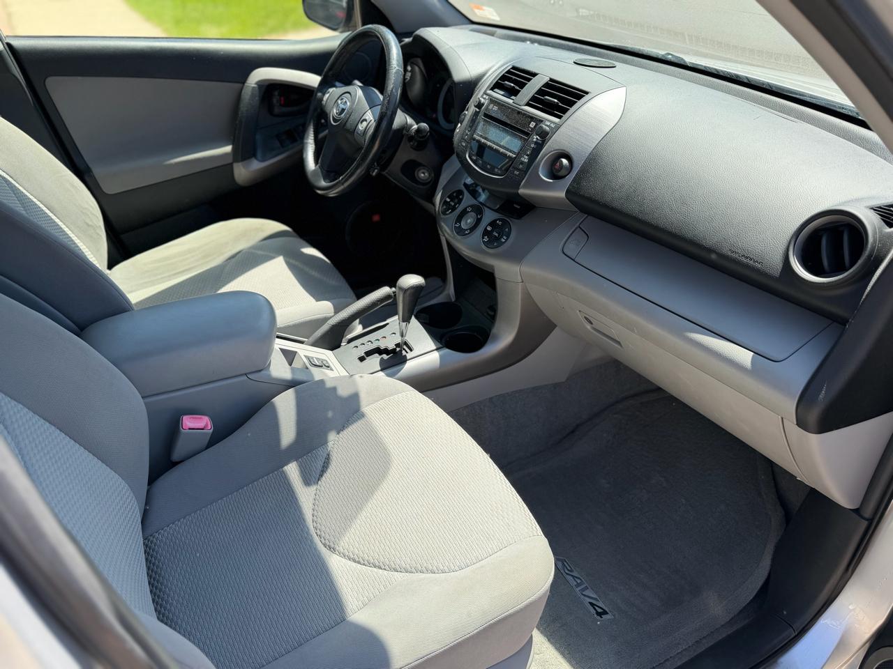 Toyota RAV4 FWD 4dr 4-cyl 4-Spd AT Ltd (Natl) 2008