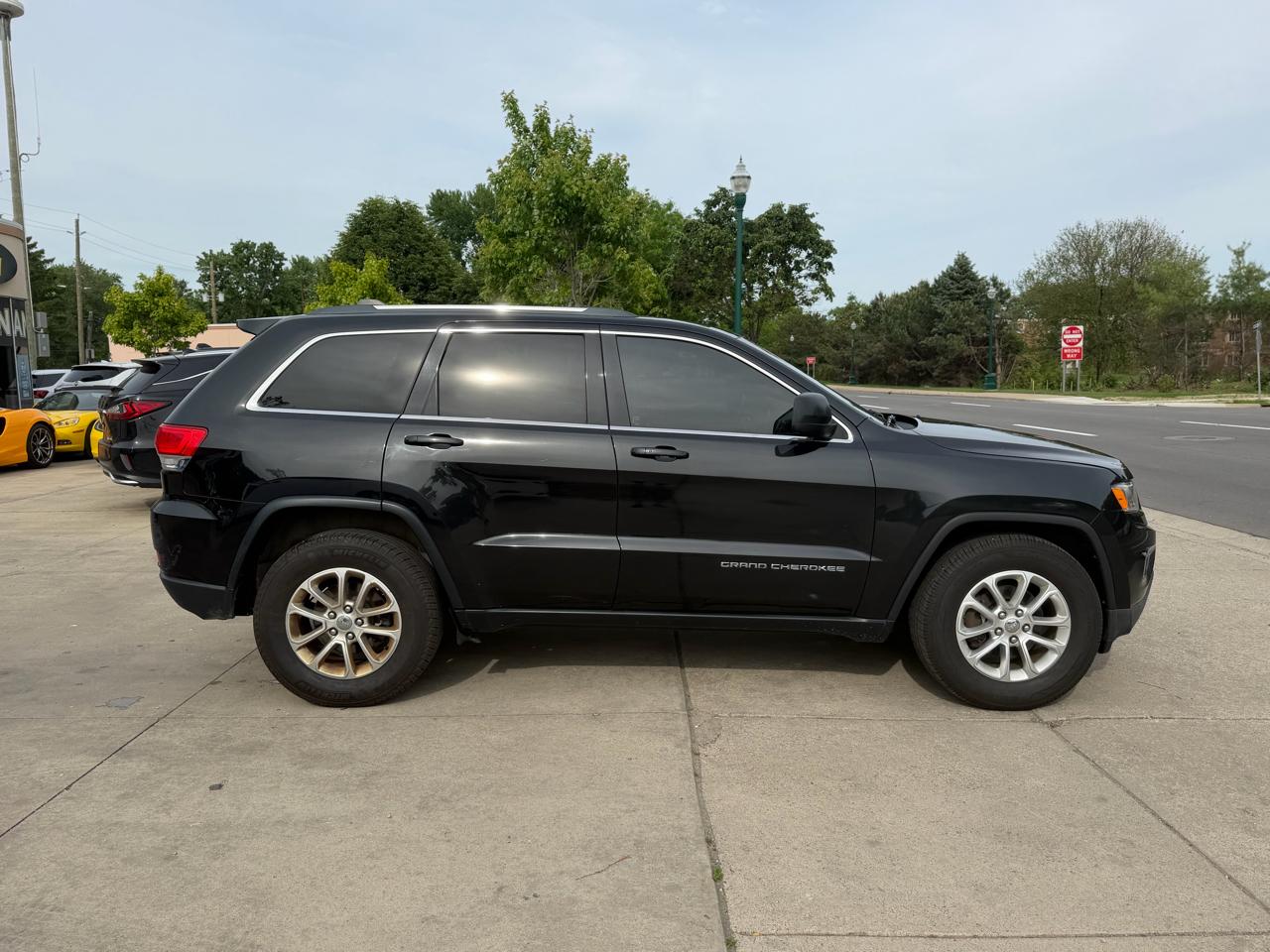 Jeep Grand Cherokee 4WD 4dr Laredo 2015