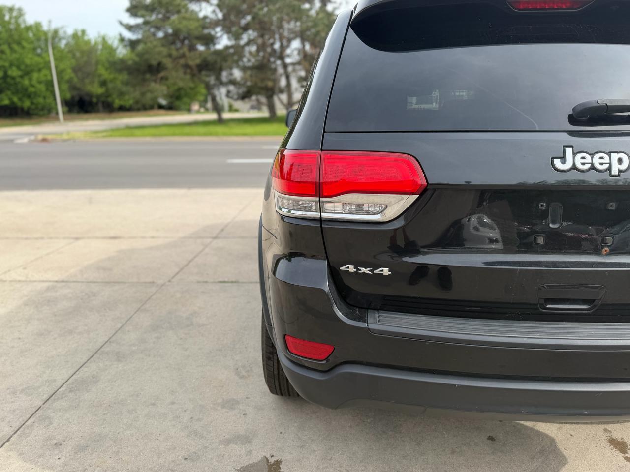 Jeep Grand Cherokee 4WD 4dr Laredo 2015