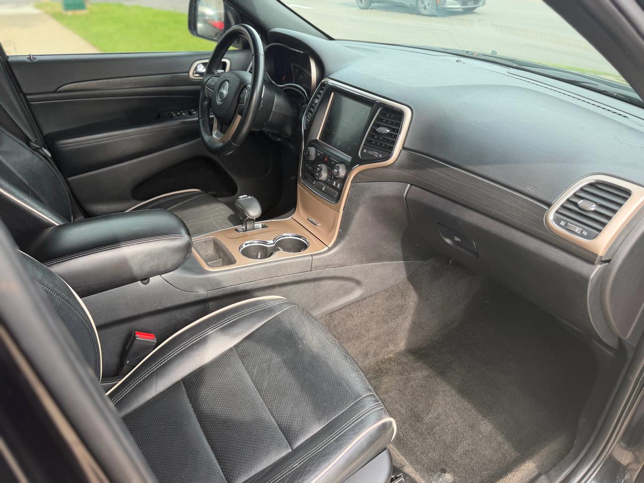 Jeep Grand Cherokee 4WD 4dr Laredo 2015