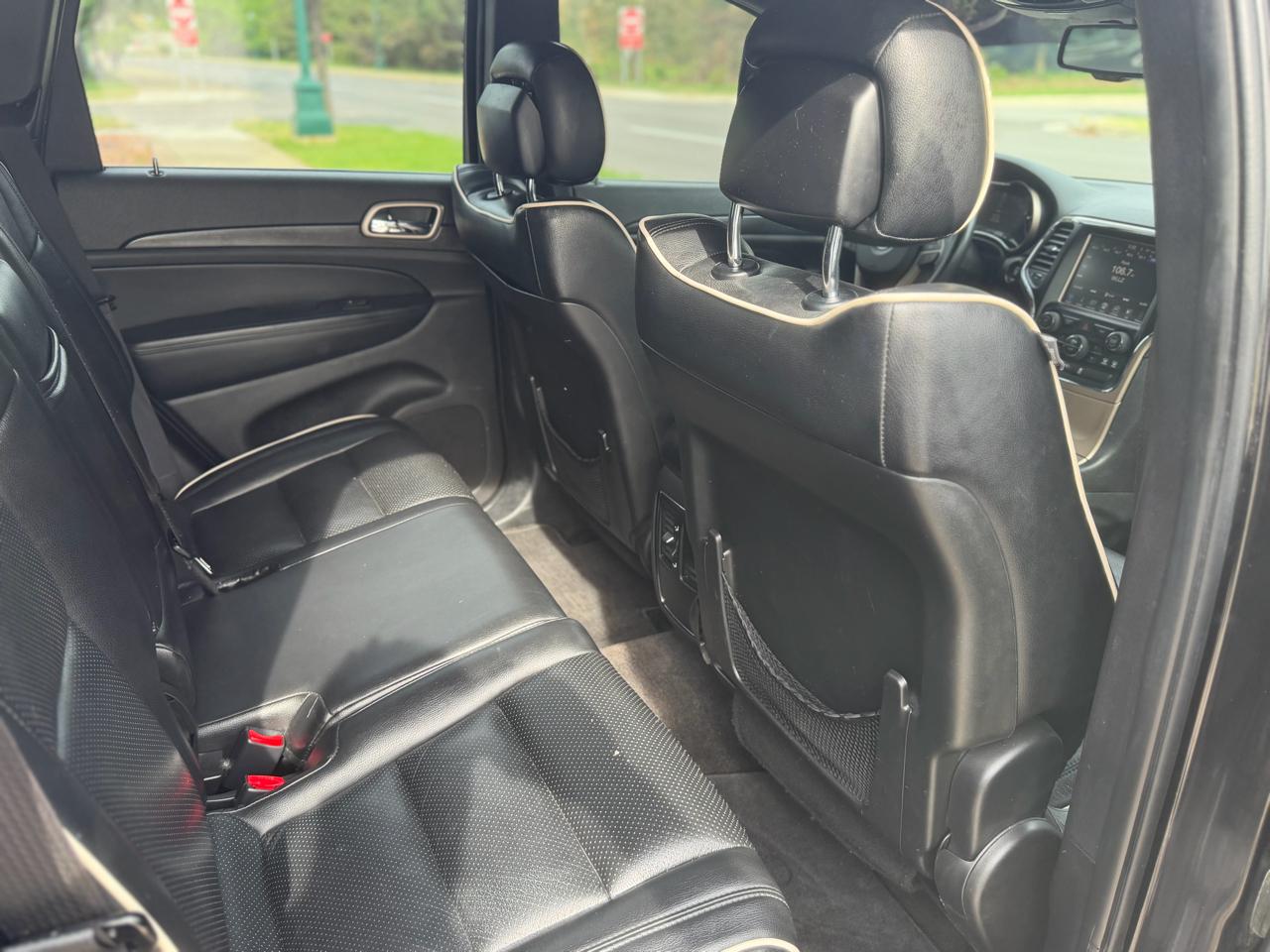 Jeep Grand Cherokee 4WD 4dr Laredo 2015