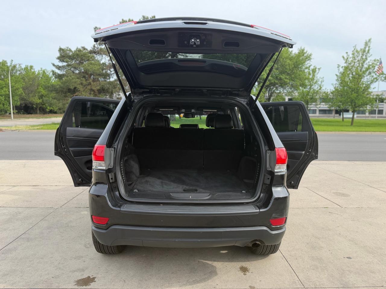Jeep Grand Cherokee 4WD 4dr Laredo 2015