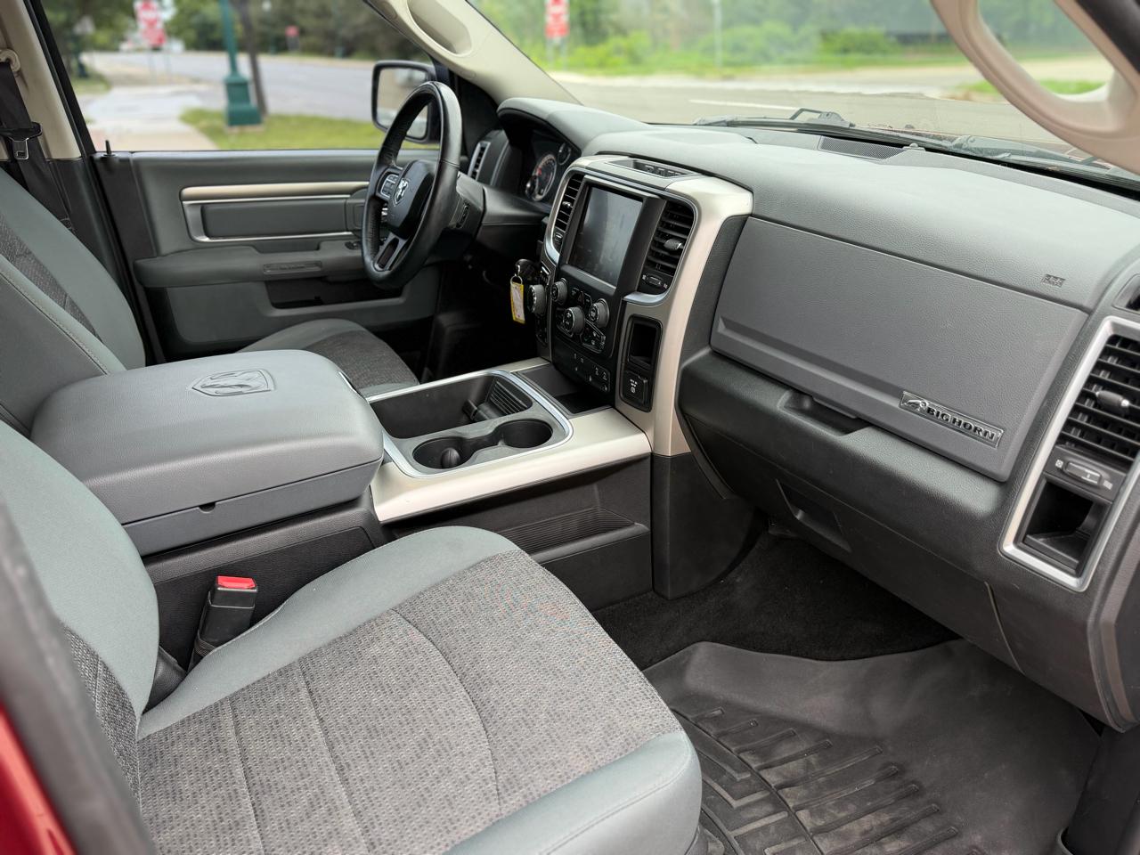 RAM 1500 4WD Crew Cab 140.5" Big Horn 2016