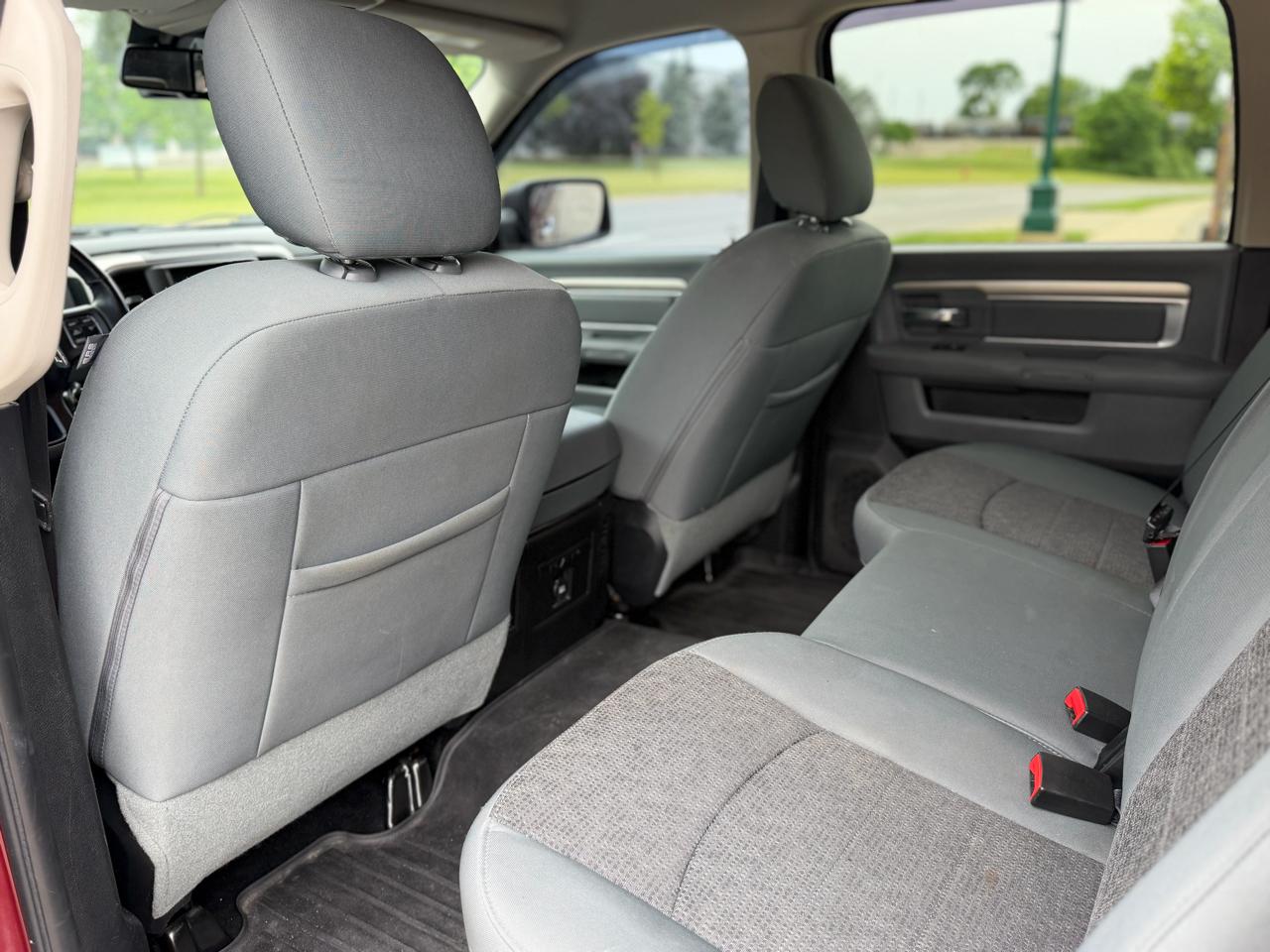 RAM 1500 4WD Crew Cab 140.5" Big Horn 2016