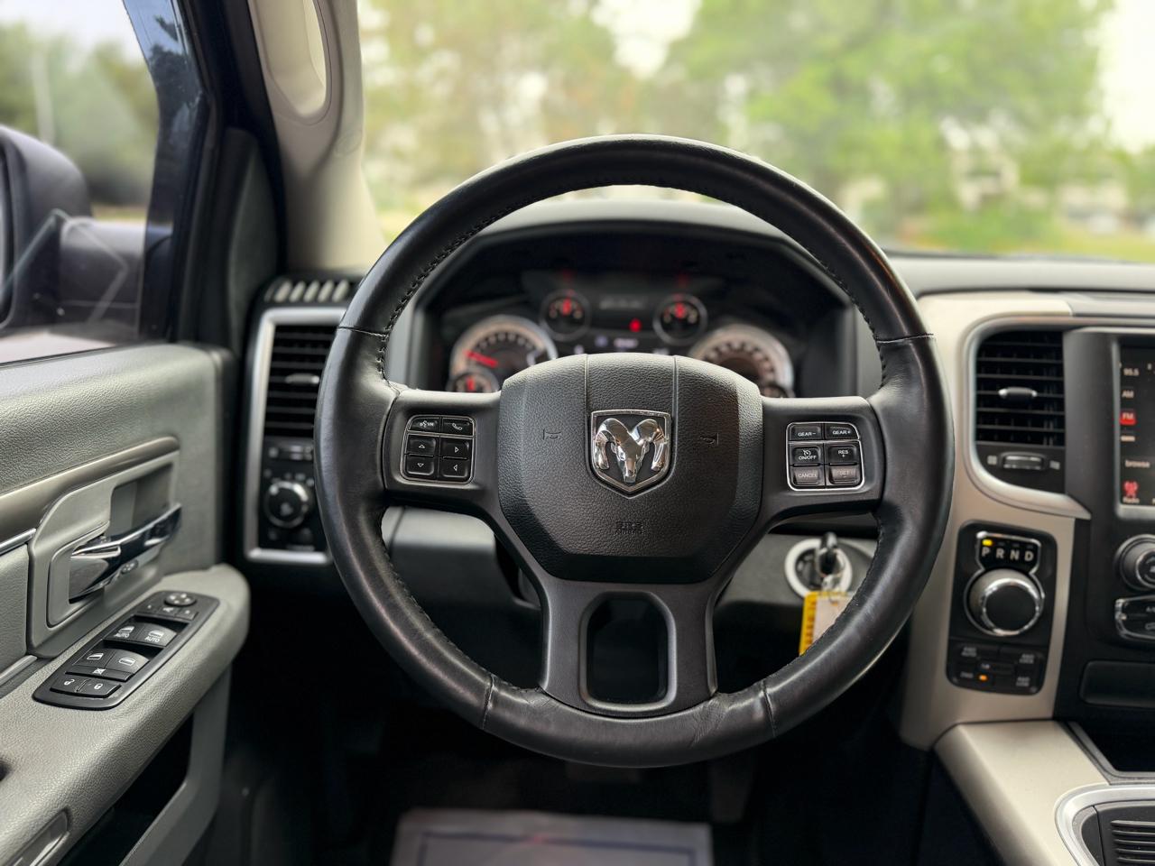RAM 1500 4WD Crew Cab 140.5" Big Horn 2016