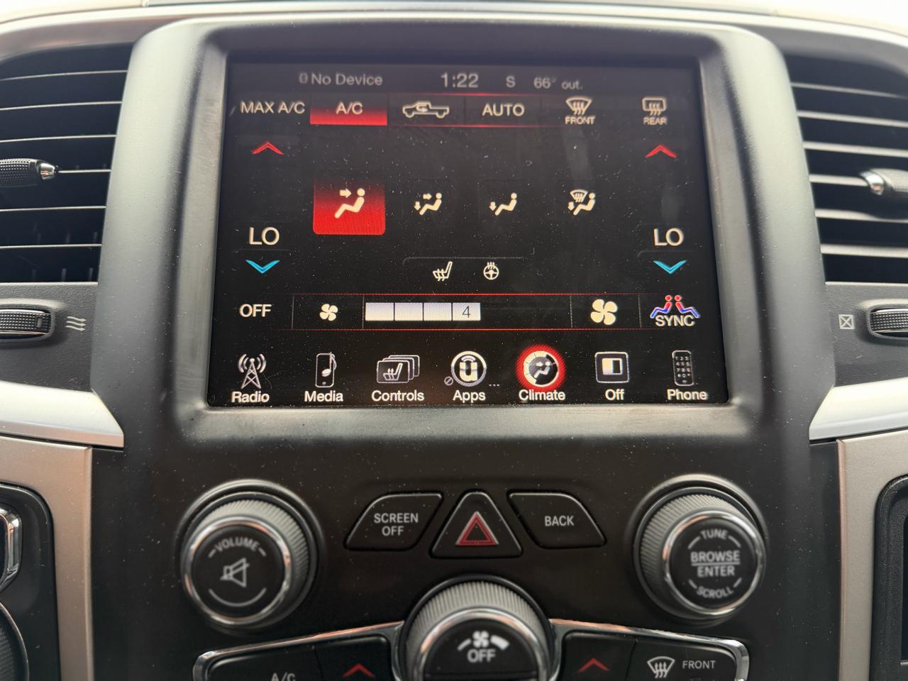 RAM 1500 4WD Crew Cab 140.5" Big Horn 2016