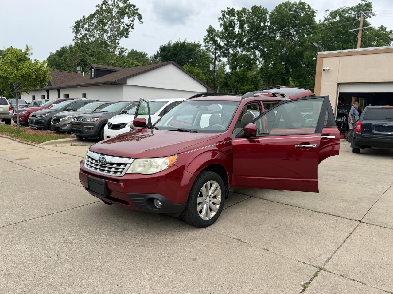 Subaru Forester 4dr Auto 2.5X Premium w/All-Weather Pkg 2011