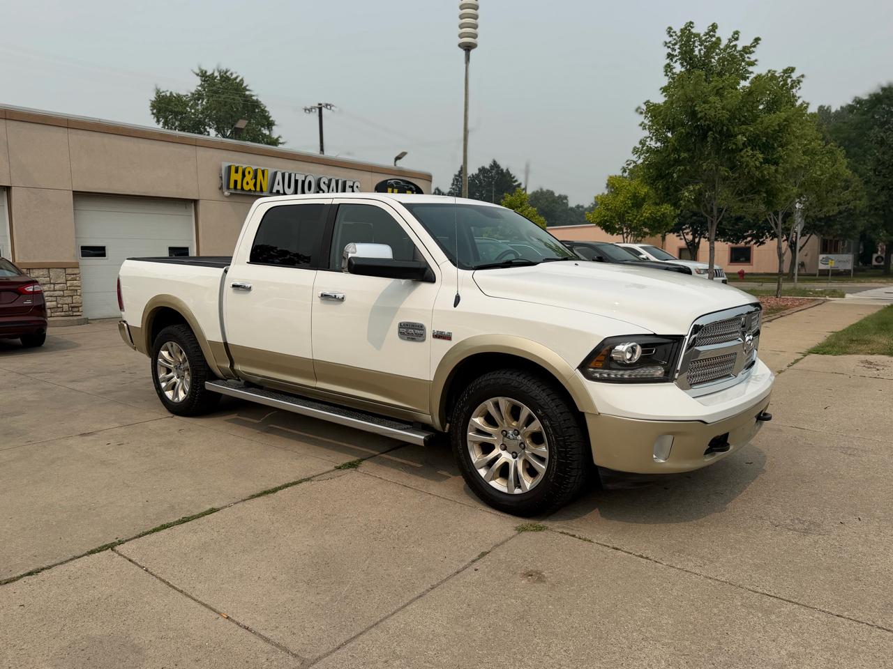 RAM 1500 4WD Crew Cab 140.5" Laramie Longhorn 2013