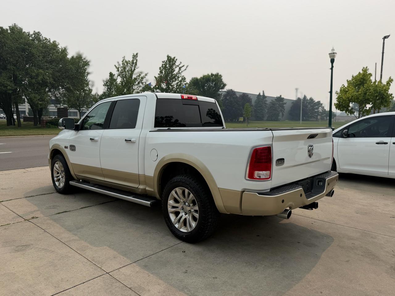 RAM 1500 4WD Crew Cab 140.5" Laramie Longhorn 2013