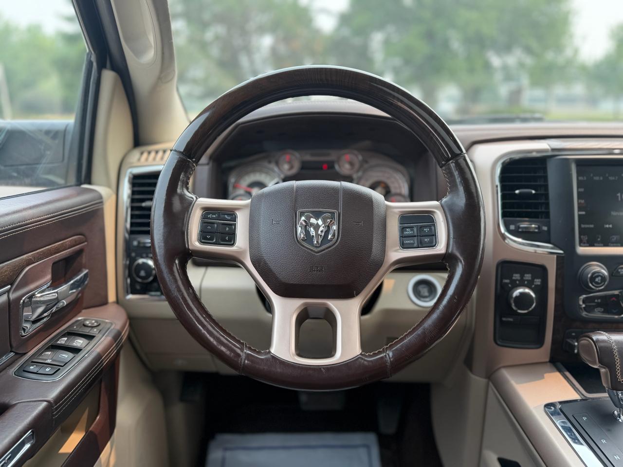 RAM 1500 4WD Crew Cab 140.5" Laramie Longhorn 2013
