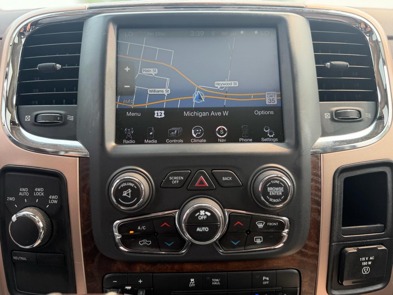 RAM 1500 4WD Crew Cab 140.5" Laramie Longhorn 2013