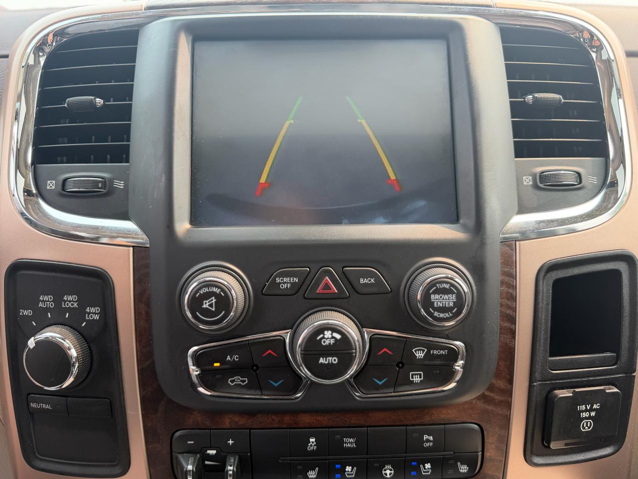 RAM 1500 4WD Crew Cab 140.5" Laramie Longhorn 2013