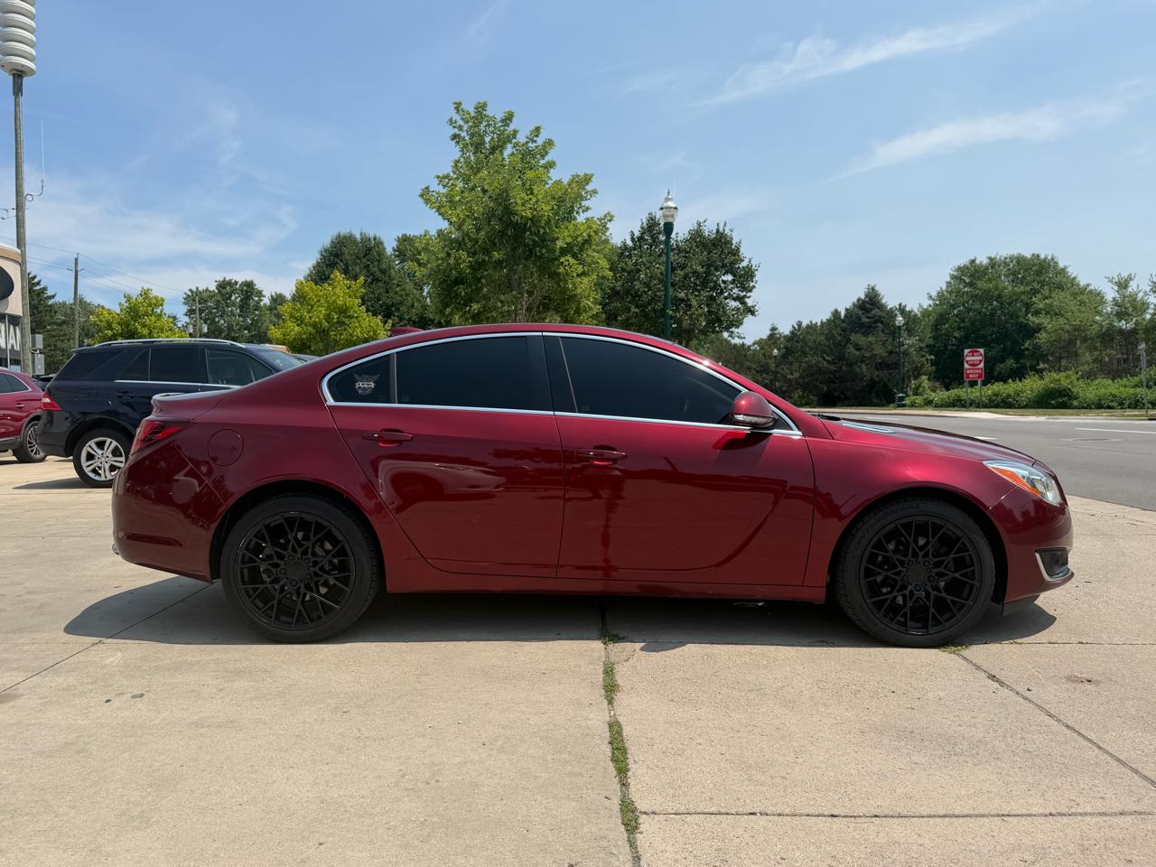Buick Regal 4dr Sdn Premium II FWD 2016