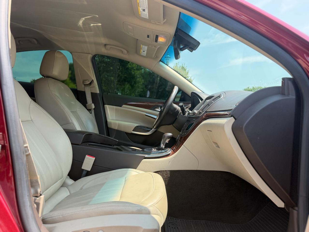 Buick Regal 4dr Sdn Premium II FWD 2016