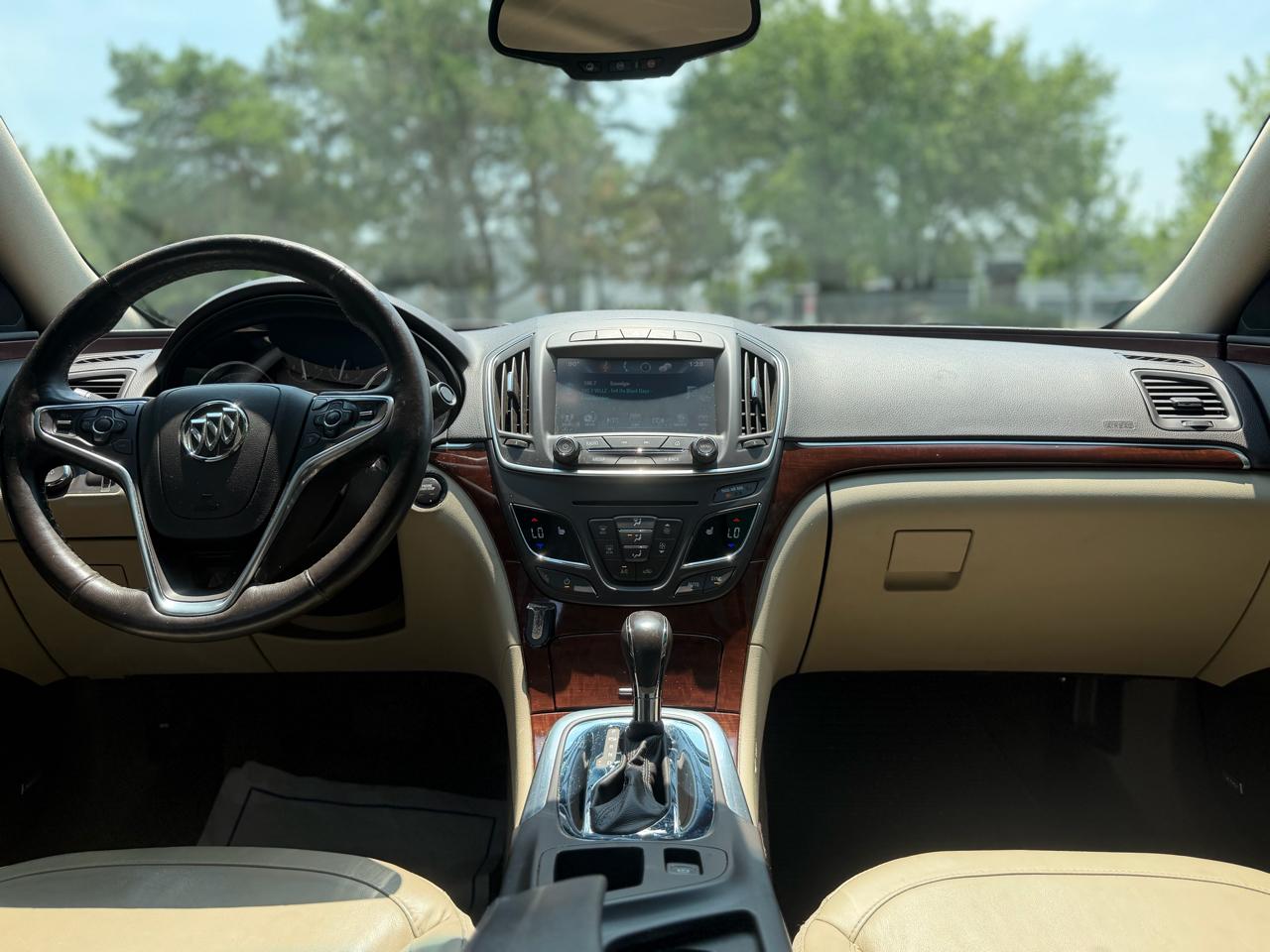 Buick Regal 4dr Sdn Premium II FWD 2016