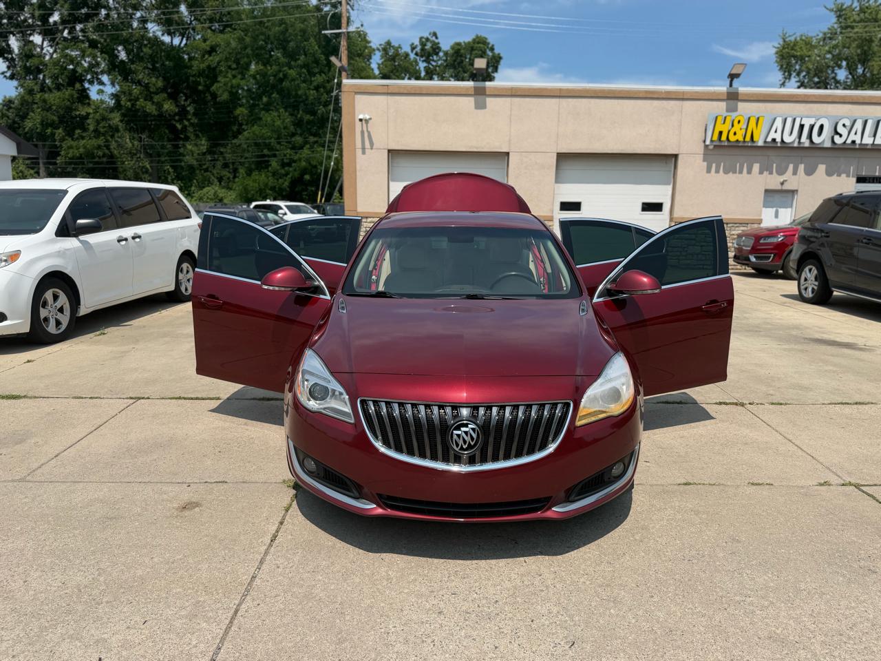 Buick Regal 4dr Sdn Premium II FWD 2016