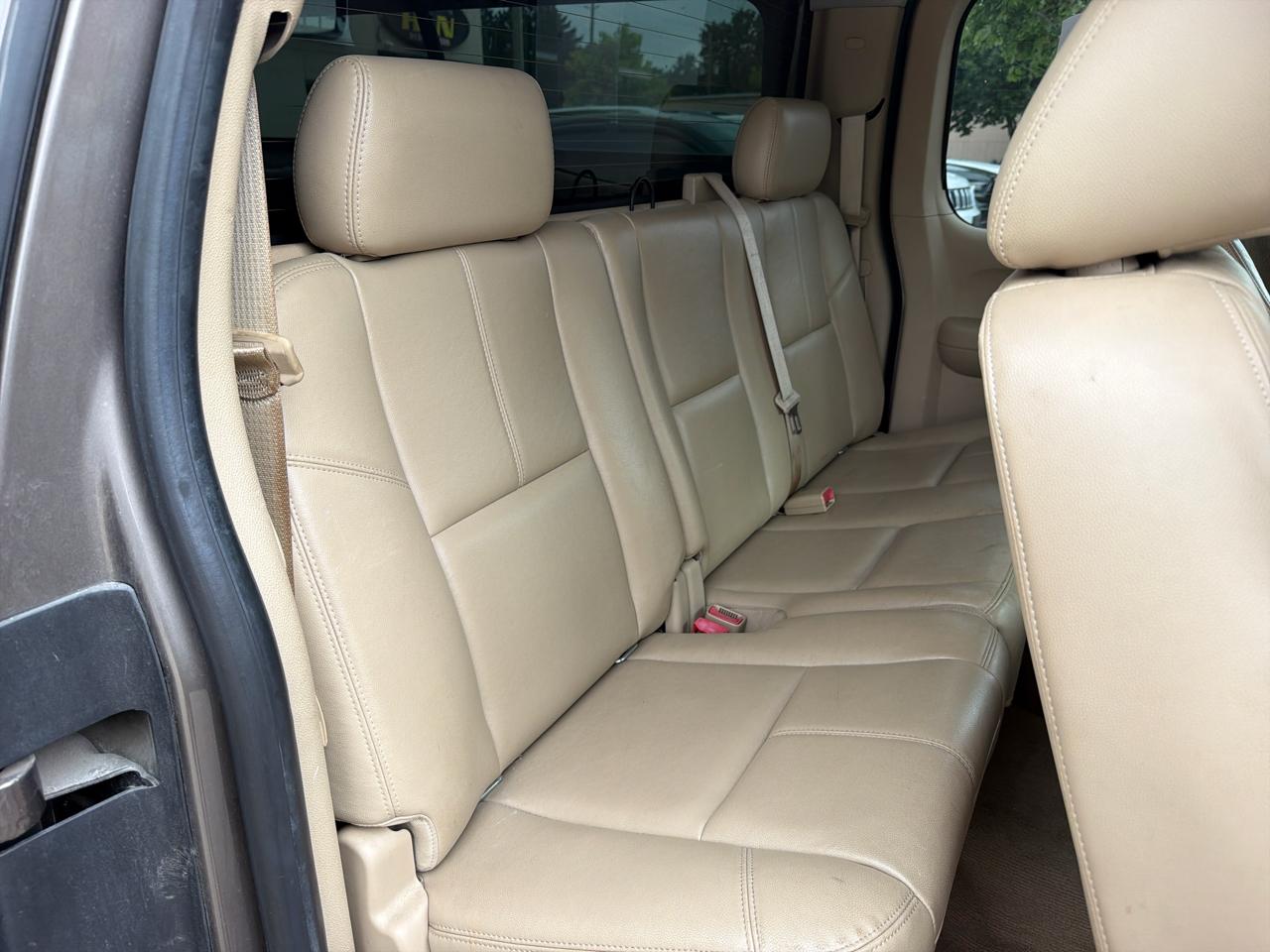 Chevrolet Silverado 1500 4WD Ext Cab 143.5" LT 2013