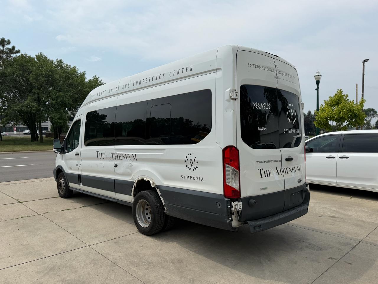 Ford Transit Wagon T-350 148" EL High Roof XLT Sliding RH Dr DRW 2015