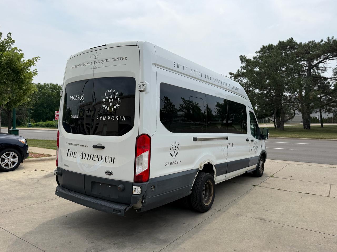Ford Transit Wagon T-350 148" EL High Roof XLT Sliding RH Dr DRW 2015