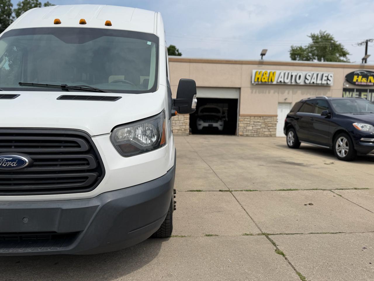 Ford Transit Wagon T-350 148" EL High Roof XLT Sliding RH Dr DRW 2015