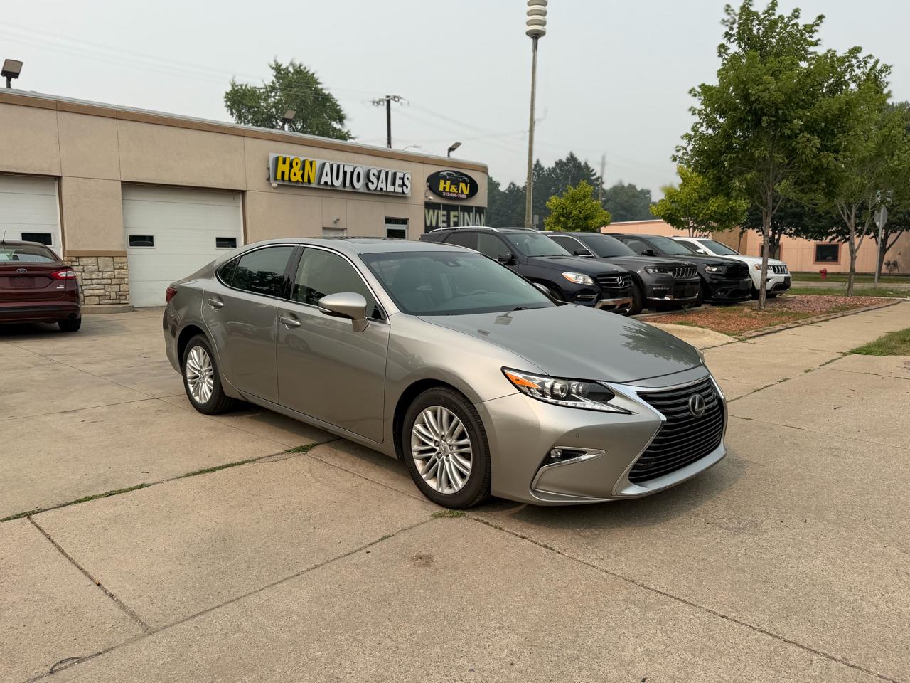 Lexus ES 350 4dr Sdn 2016