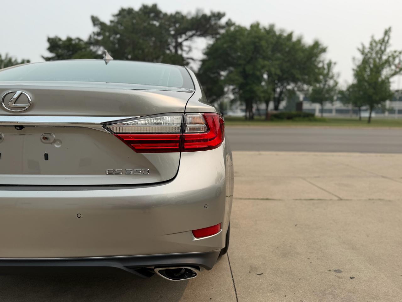 Lexus ES 350 4dr Sdn 2016