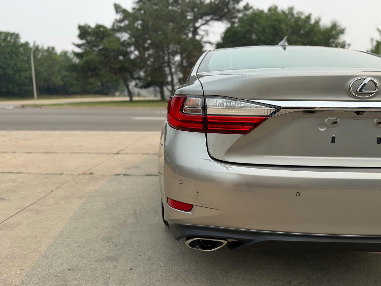 Lexus ES 350 4dr Sdn 2016