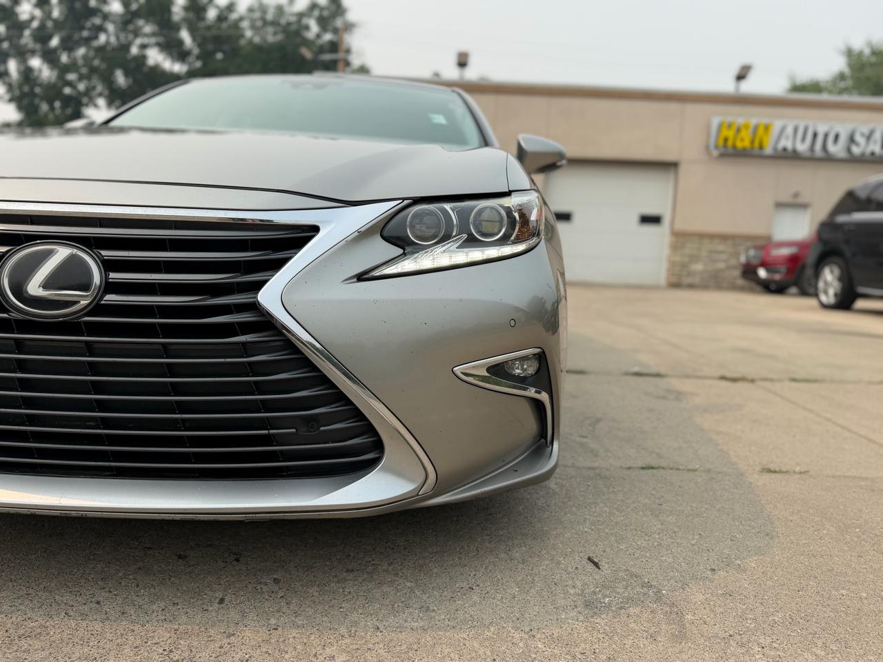 Lexus ES 350 4dr Sdn 2016