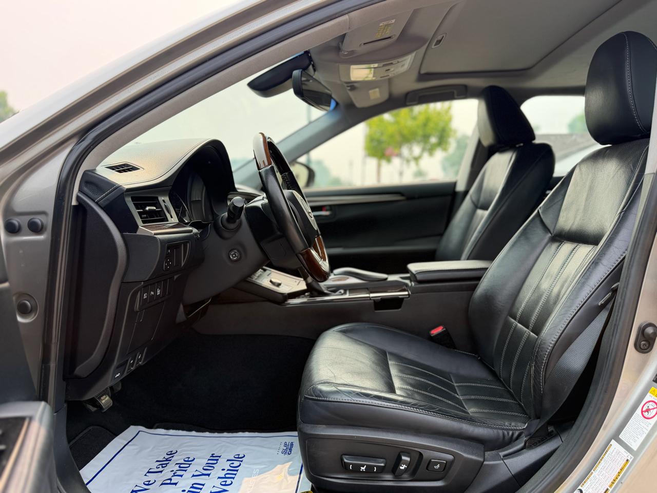 Lexus ES 350 4dr Sdn 2016