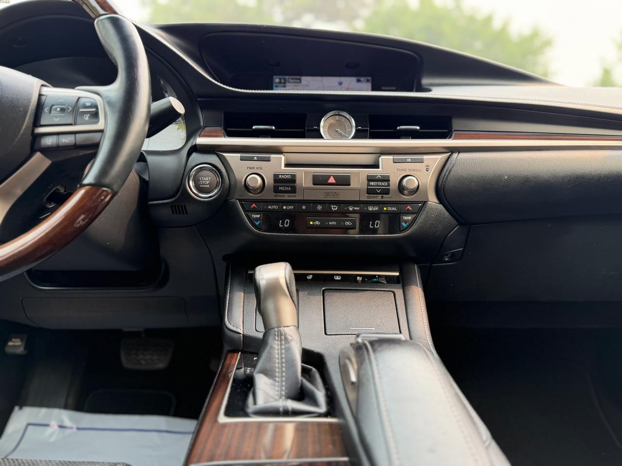 Lexus ES 350 4dr Sdn 2016