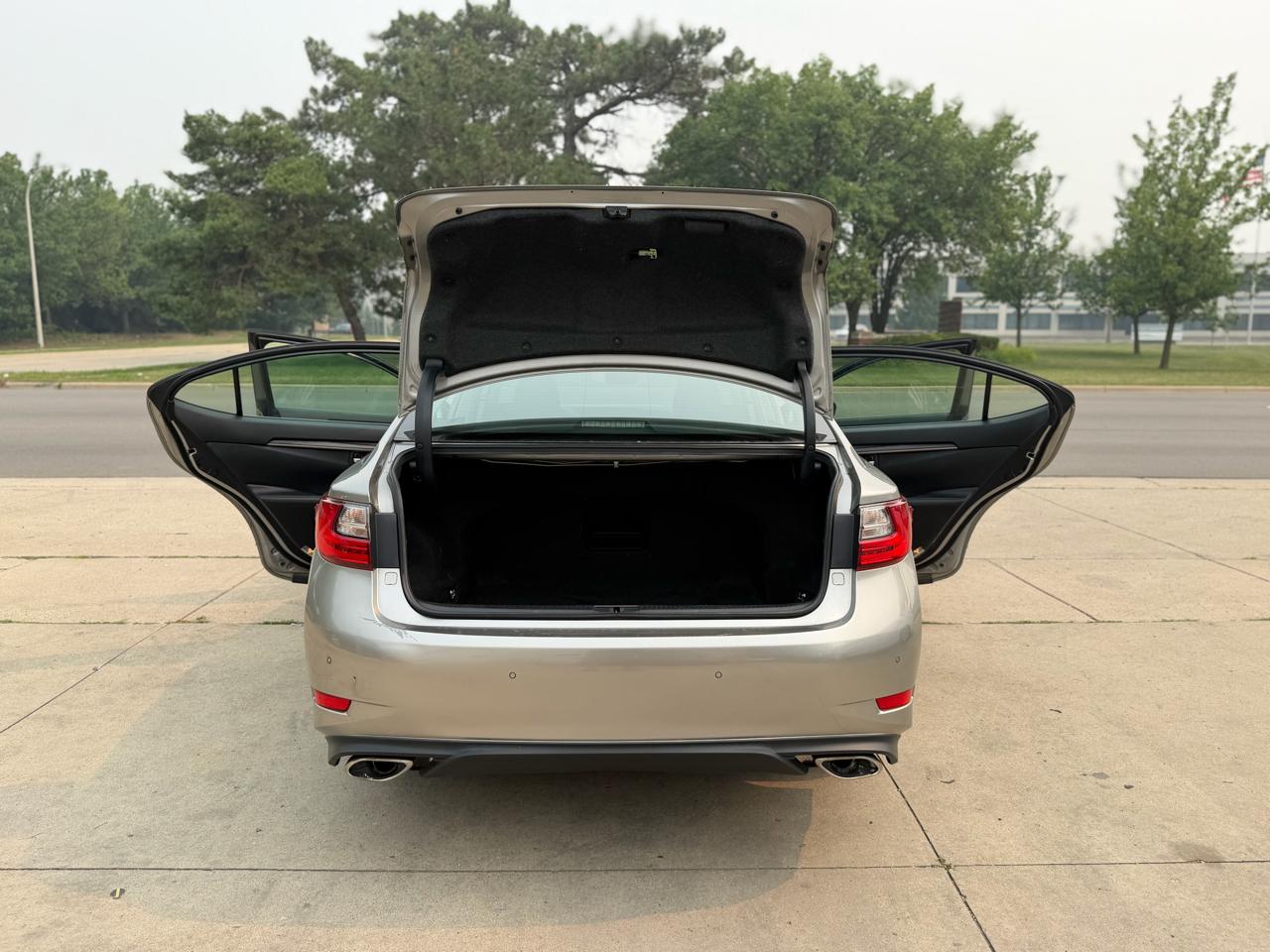Lexus ES 350 4dr Sdn 2016