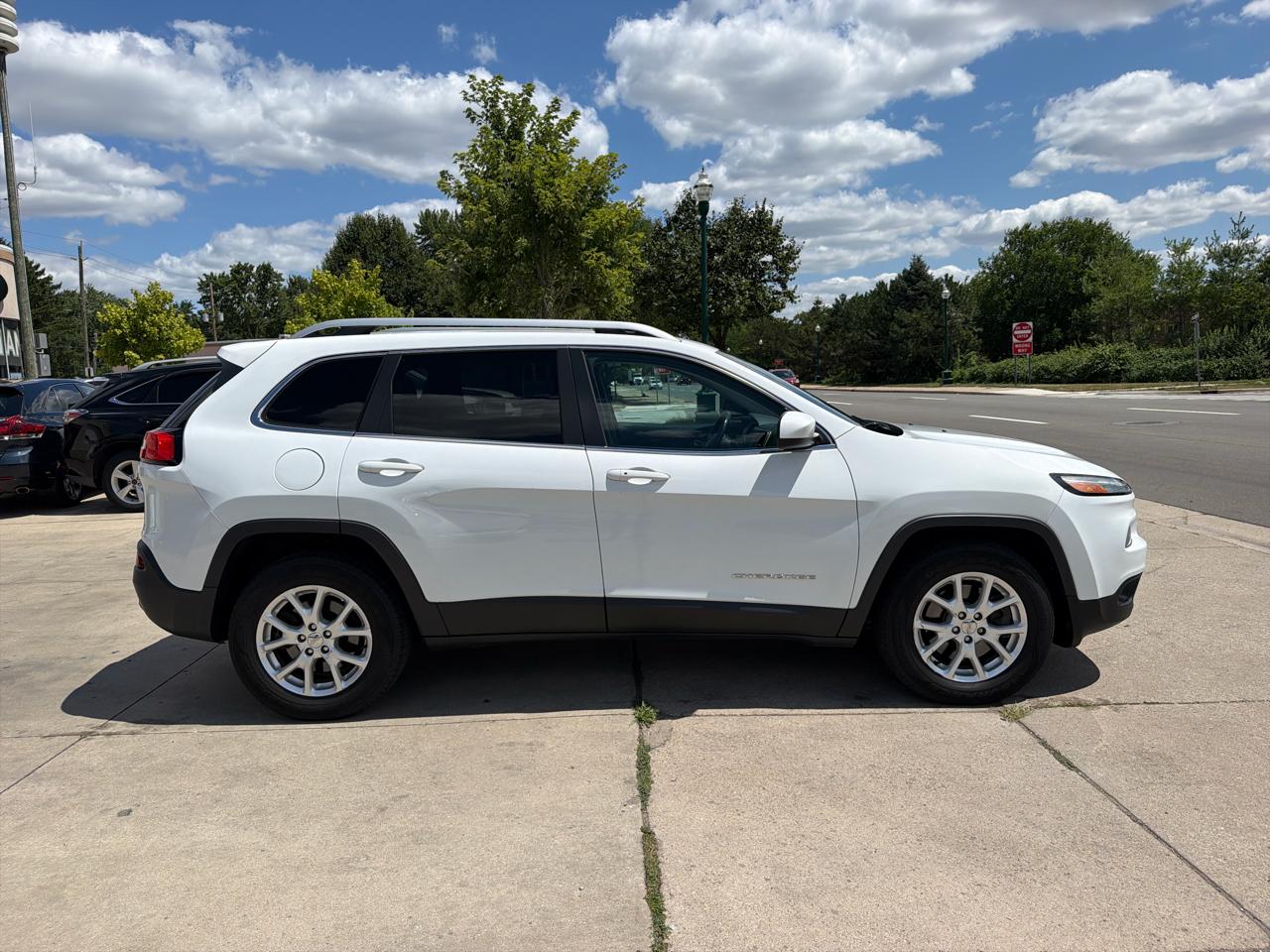 Jeep Cherokee 4WD 4dr Latitude 2014
