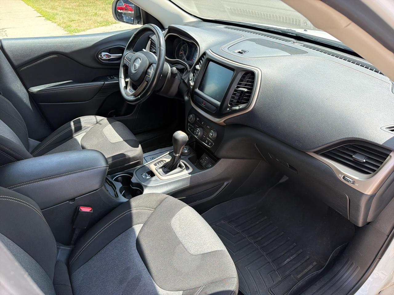 Jeep Cherokee 4WD 4dr Latitude 2014